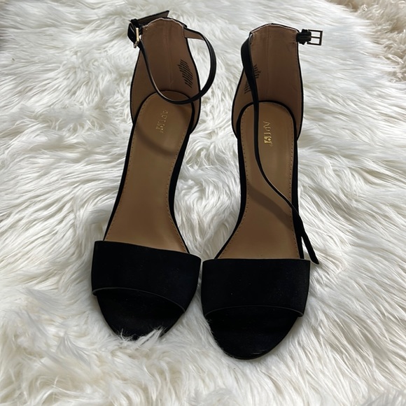 Apt 9 black suede 3” heels, worn inside only once - Picture 2 of 5